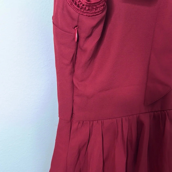 Francesca’s Burgundy Lace Sleeve Tie Back Dress NWT - Picture 6 of 7